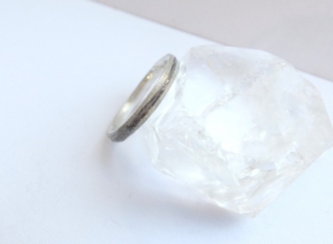 obraczka z sierścią psa - biżuteria pamiątkowa