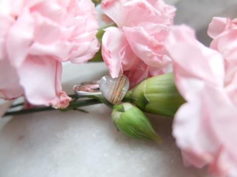 pierścionek z sierścią pieska - biżuteria memorialna