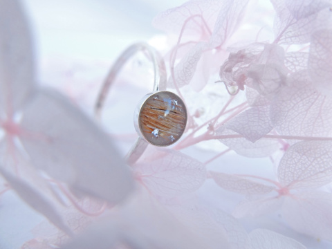 Pierścionek z sierścią