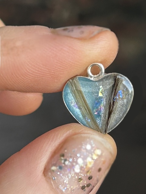 Wisiorek pamiątka z sierścią