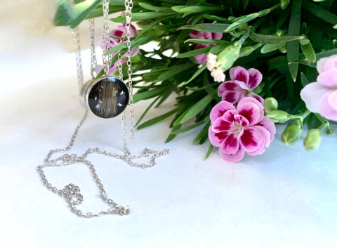 Wisiorek pamiątka z sierścią